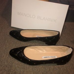 Manolo blahnik black flats